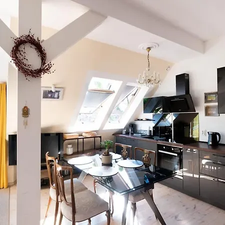 Jasny Z Balkonem Blisko Plazy W Spokojnej Okolicy By Renters Apartment Sopot